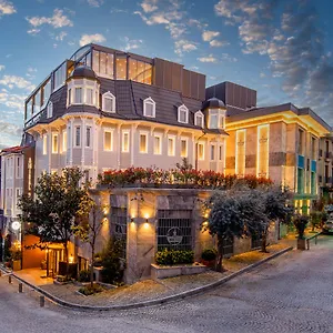 Amiral Palace Hotel